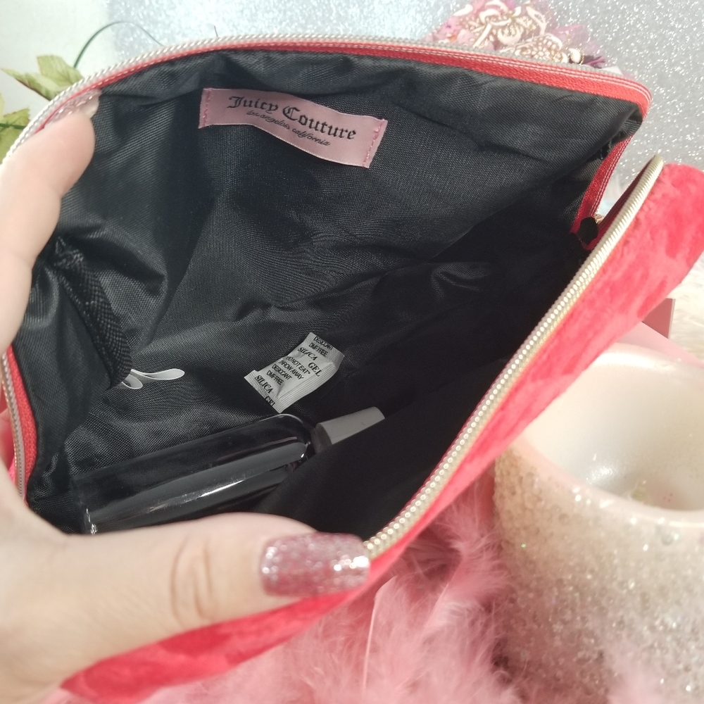 Juicy Couture Red Valor with Hearts Cosmetic Travel Bag New - Picture 13 of 14